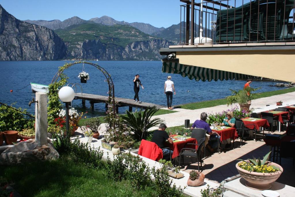 Hotel Nettuno Brenzone sul Garda Εξωτερικό φωτογραφία