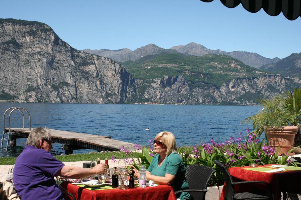 Hotel Nettuno Brenzone sul Garda Εξωτερικό φωτογραφία