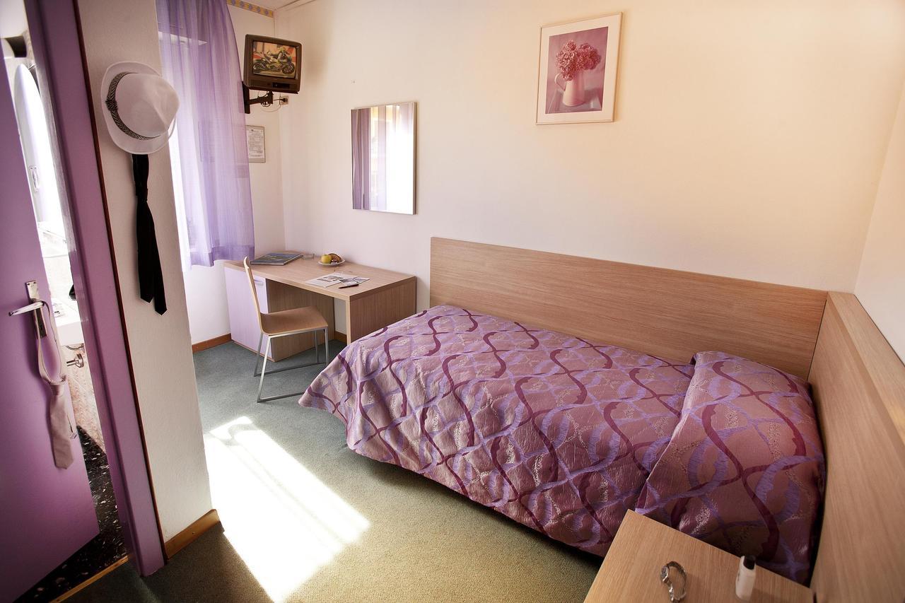 Hotel Nettuno Brenzone sul Garda Δωμάτιο φωτογραφία