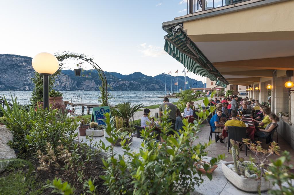 Hotel Nettuno Brenzone sul Garda Εξωτερικό φωτογραφία